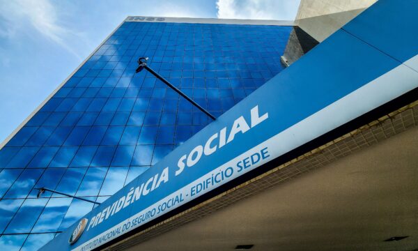 INSS inicia pagamento de benefícios de julho nesta segunda; veja calendário