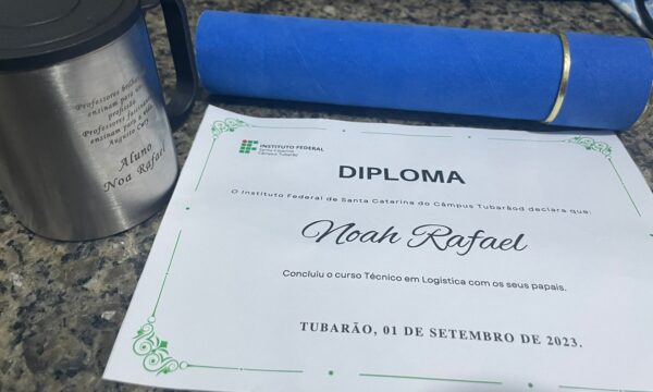 'Emitiram meu diploma da faculdade, mas só em PDF': por que o MEC acabou com a versão em papel?
