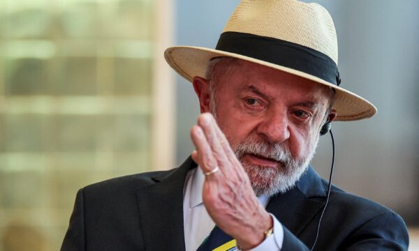 Por que Lula está usando chapéu?