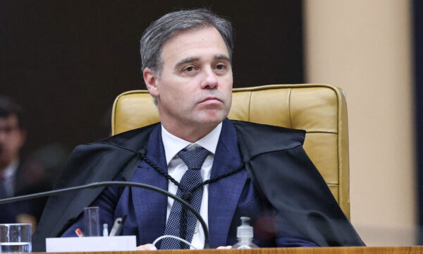 André Mendonça deve rejeitar pedido da PGR e manter investigações sobre Lulinha no STF