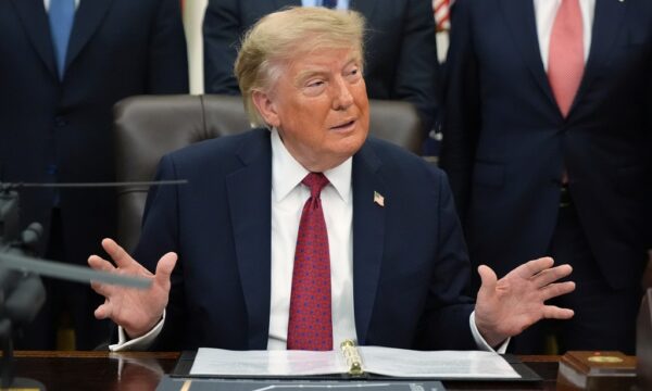 Aprovação de Trump estagna no menor nível de seus dois mandatos, diz pesquisa