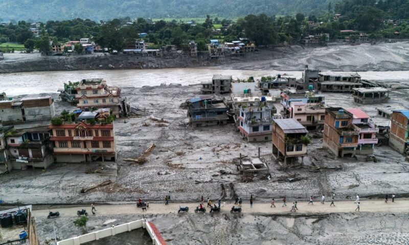 Reconstrução no Nepal após avalanche pode custar até um décimo da economia do país