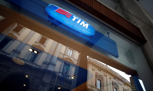 Telecom: Vivo e Tim recuam com competição mais acirrada no setor e BBA mantém cautela