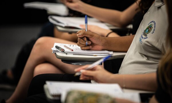 Aprendizagem recua nos países ricos e estaciona no Brasil