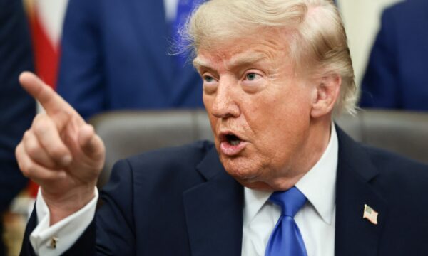 Aprovação de Trump atinge menor nível já registrado, diz pesquisa