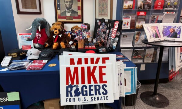 Em Michigan, republicanos tentam retratar democratas como extremistas