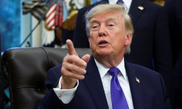 Tribunal dos EUA analisa ação contra tarifas de Trump ligadas a trabalho forçado