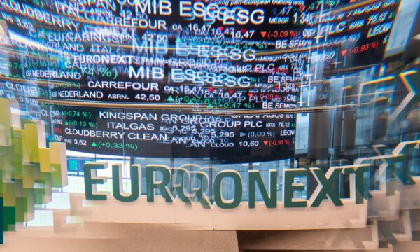 Bolsas sobem na Europa com recuo do petróleo e impulso do setor de tecnologia