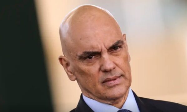 Juristas veem ‘promiscuidade’ em relação de Moraes com Vorcaro e defendem apuração