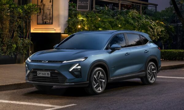 Presidente da GM confirma para novembro a produção do Chevrolet Captiva híbrido no Ceará