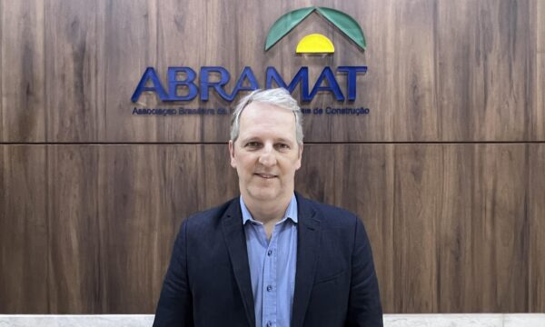 Faturamento da indústria de material de construção começa a se recuperar com incentivos