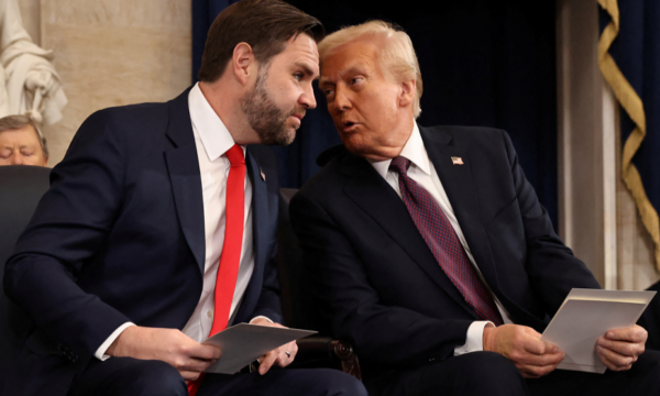 Trump chama conflito com Irã de ‘insignificante’ e defende Vance