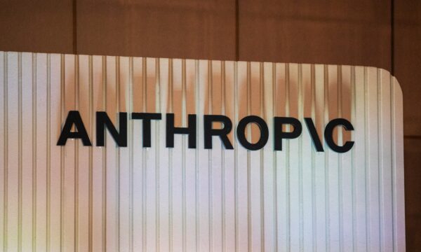 Em prospecto de IPO, Anthropic alerta que atitudes do governo dos EUA podem prejudicar laços com clientes